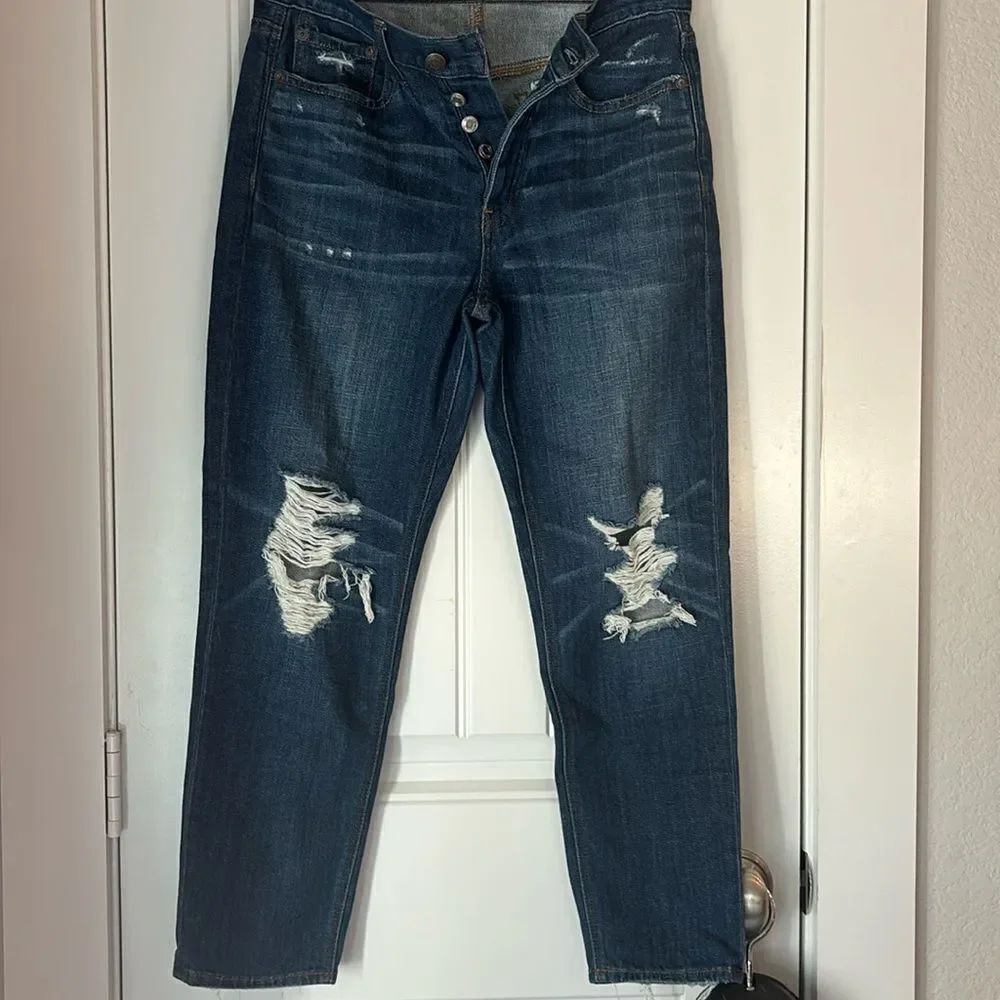 American Eagle Lds “Vintage Hi-Rise” with button fly size 4s